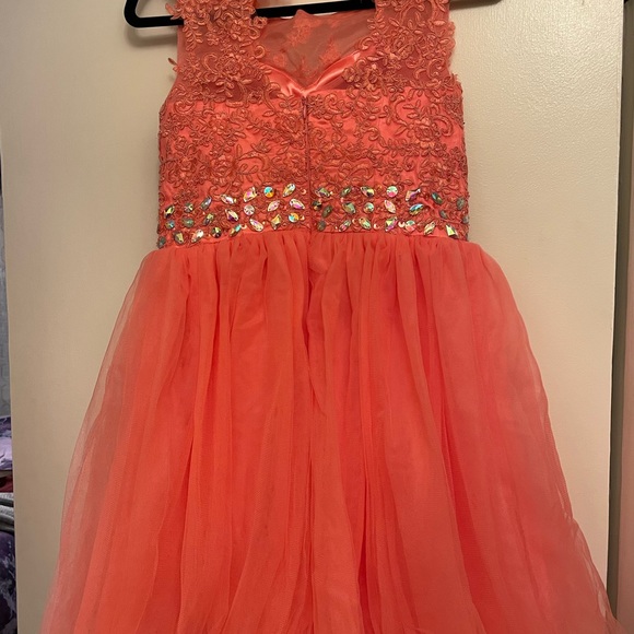 Prom/Grad dress - Picture 2 of 4